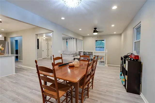 $284,900 | 2100 North York Street, Independence, MO 64058