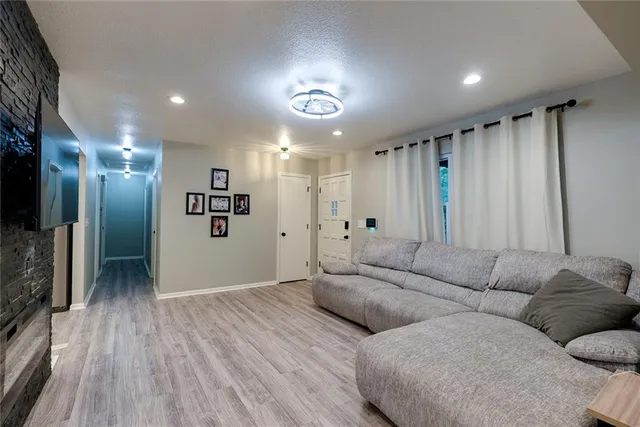 $284,900 | 2100 North York Street, Independence, MO 64058