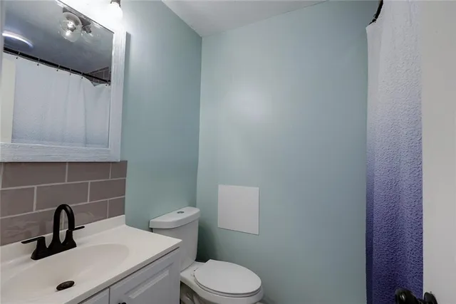 $284,900 | 2100 North York Street, Independence, MO 64058