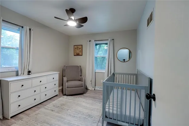 $284,900 | 2100 North York Street, Independence, MO 64058