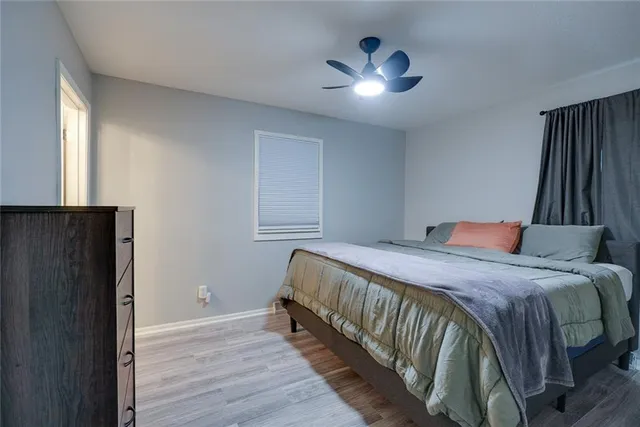 $284,900 | 2100 North York Street, Independence, MO 64058