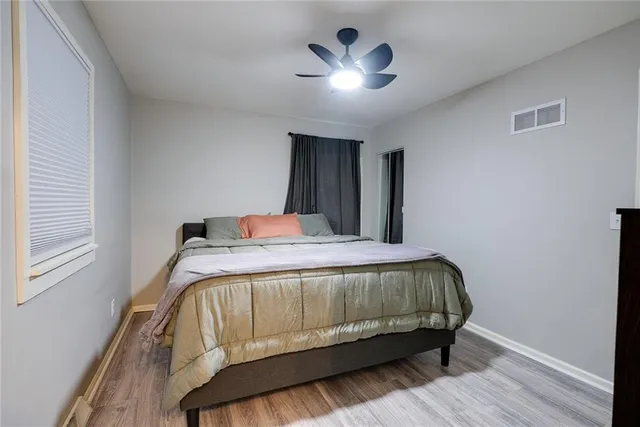 $284,900 | 2100 North York Street, Independence, MO 64058