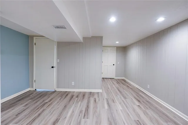 $284,900 | 2100 North York Street, Independence, MO 64058