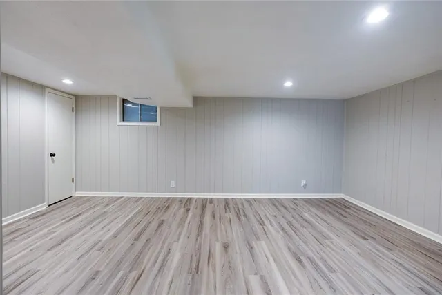 $284,900 | 2100 North York Street, Independence, MO 64058