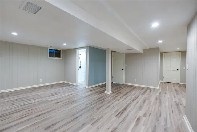 $284,900 | 2100 North York Street, Independence, MO 64058