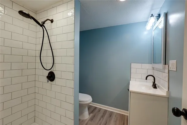 $284,900 | 2100 North York Street, Independence, MO 64058