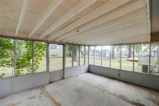 $284,900 | 2100 North York Street, Independence, MO 64058