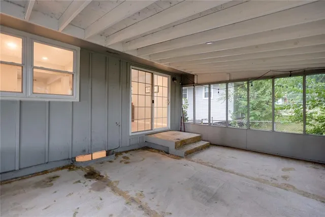 $284,900 | 2100 North York Street, Independence, MO 64058