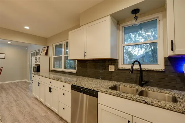 $284,900 | 2100 North York Street, Independence, MO 64058