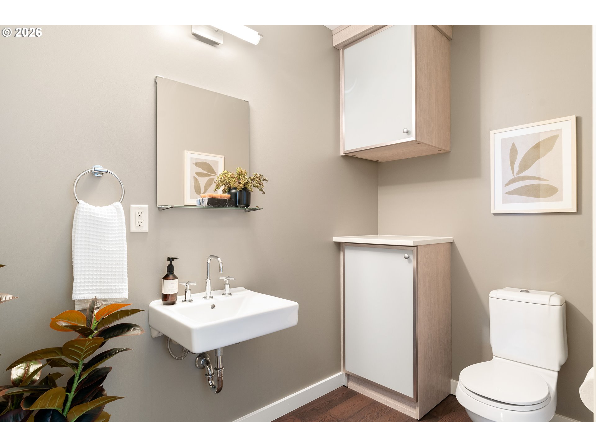 836 South Curry Street, Unit 1304 Portland, OR 97239 - Photo 25 of 34 a bathroom with a sink toilet and mirror