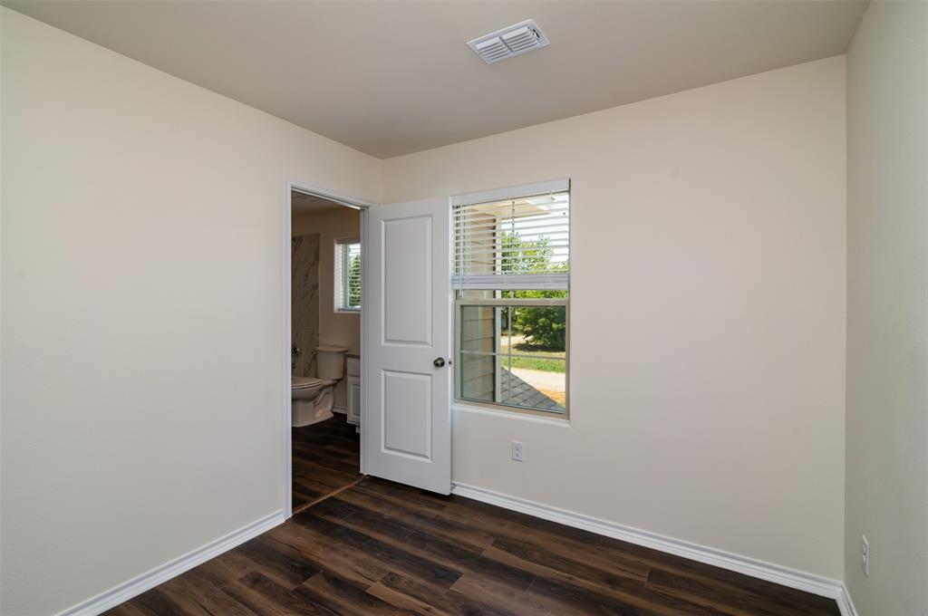 201 South May Street, Unit 2 Whitewright, TX 75491 - Photo 17 of 21