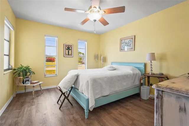 a view of yard with tree