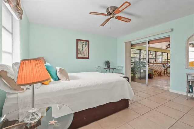 a view of yard with tree