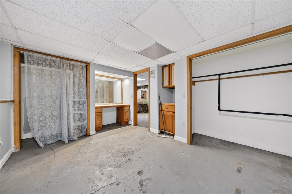 499 Hanover Street Fall River, MA 02720 - Photo 39 of 42