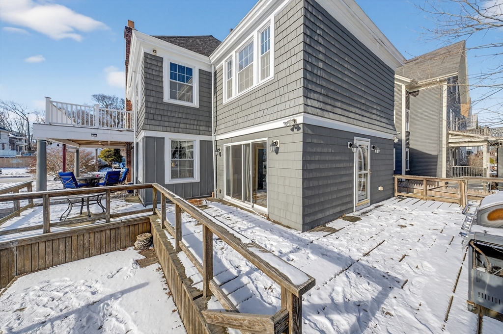 499 Hanover Street Fall River, MA 02720 - Photo 5 of 42