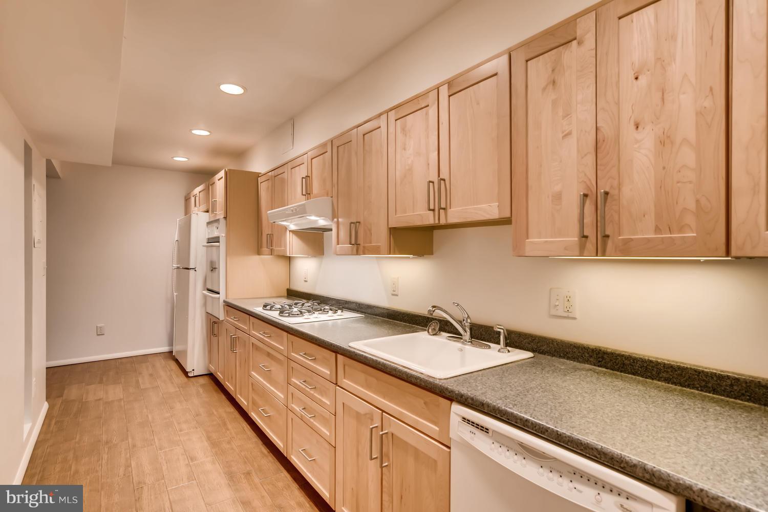 521 Epsom Road, Unit TB Baltimore, MD 21286 - Photo 4 of 11 large galley style kitchen