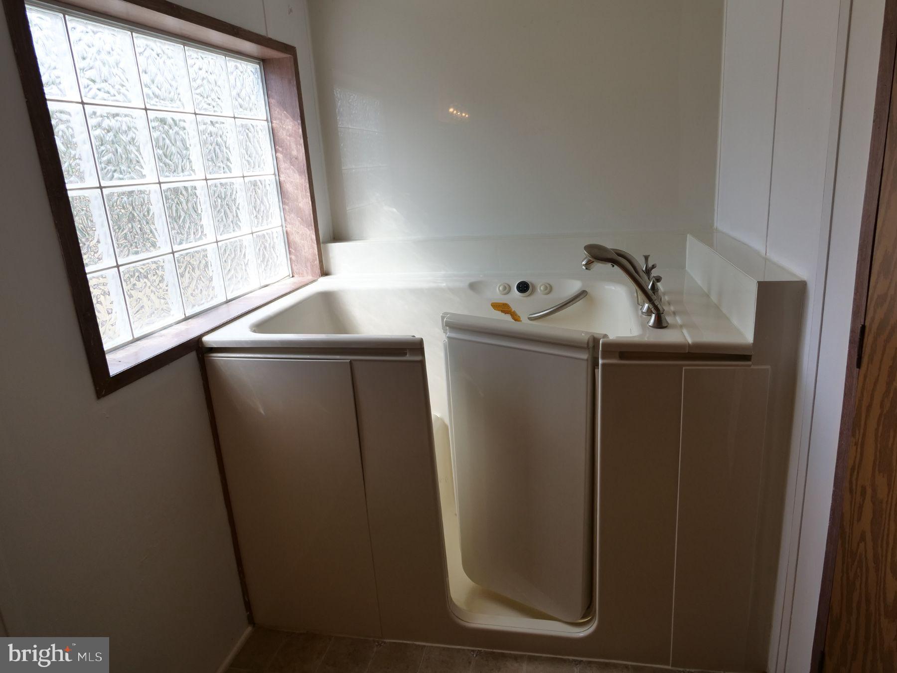 31 Terrace Drive Spring City, PA 19475 - Photo 16 of 20 walk in tub ensuite bathroom