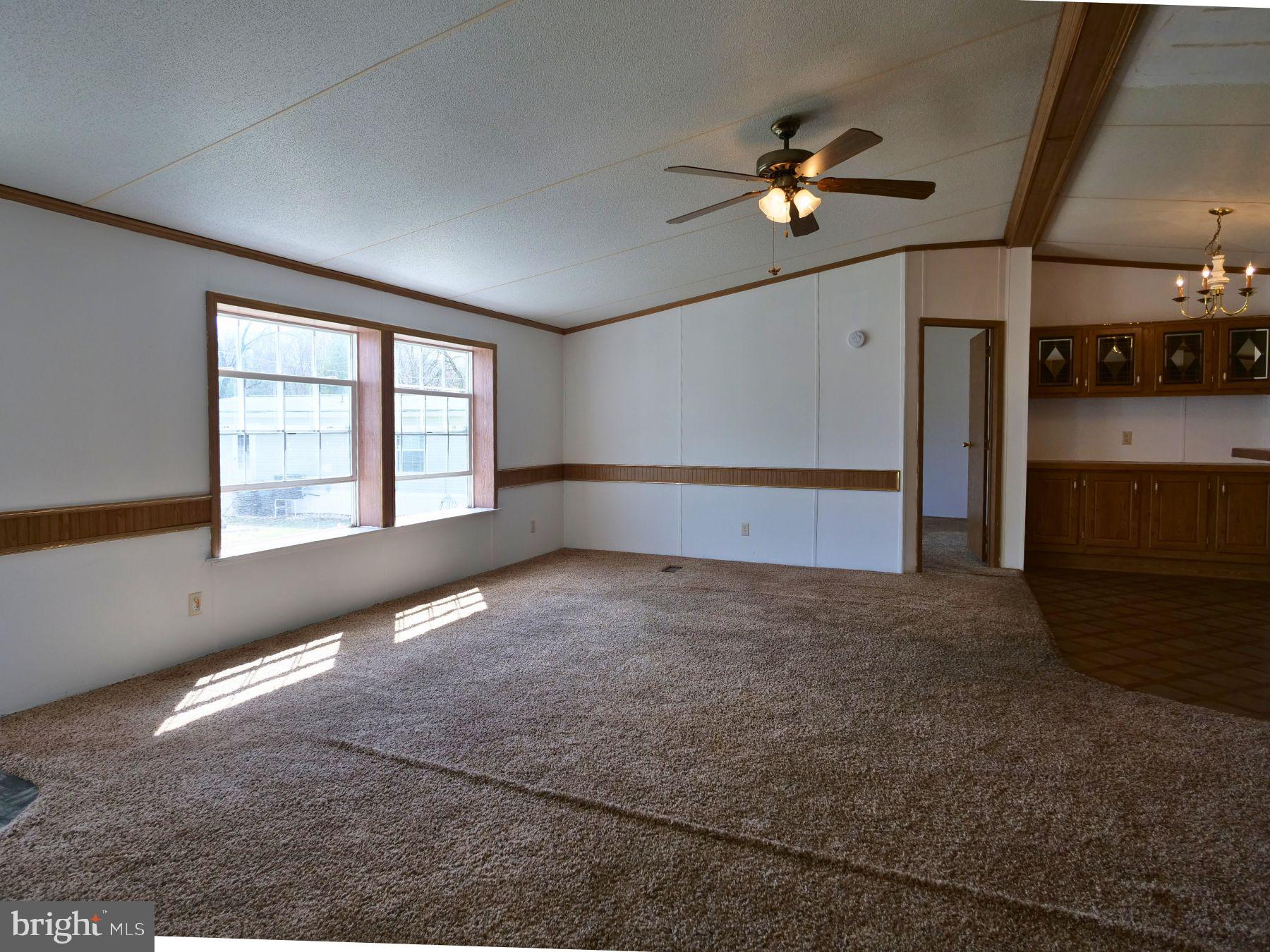 31 Terrace Drive Spring City, PA 19475 - Photo 6 of 20 living room