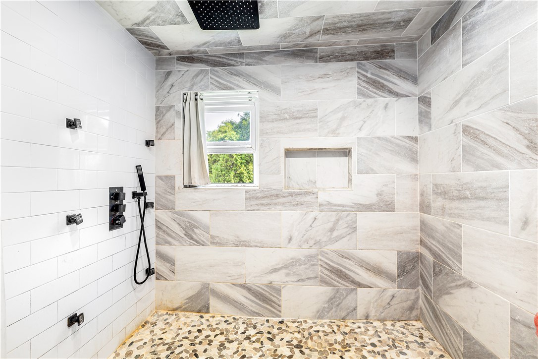 60 Brooklyn Road Narragansett, RI 02882 - Photo 15 of 49