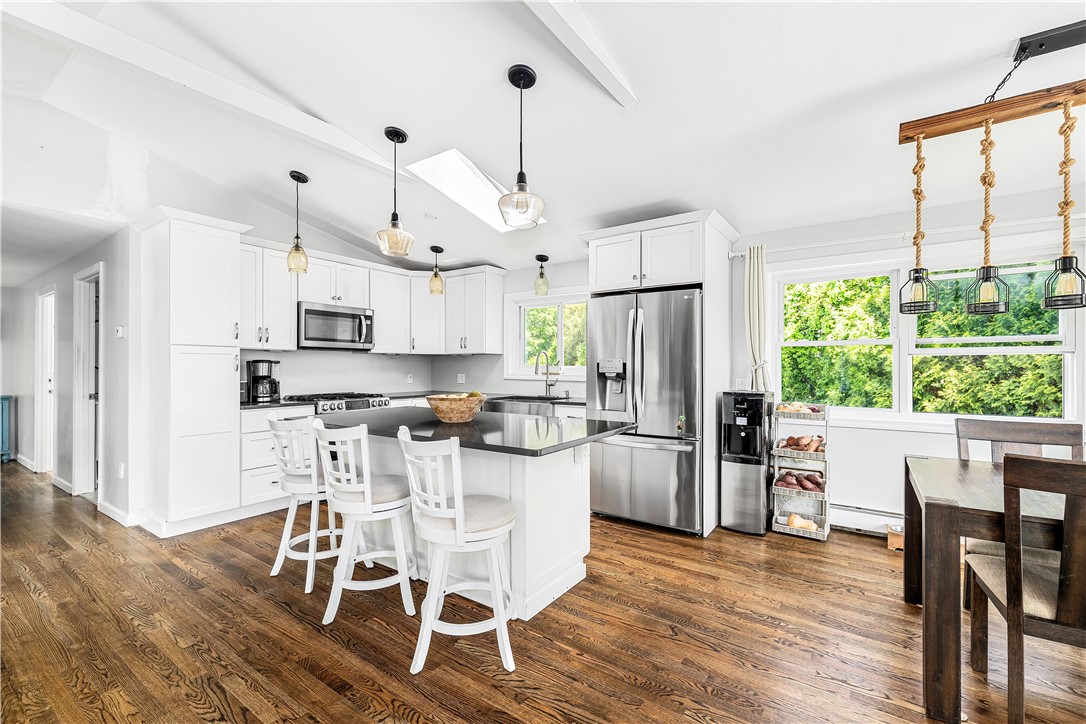 60 Brooklyn Road Narragansett, RI 02882 - Photo 6 of 49