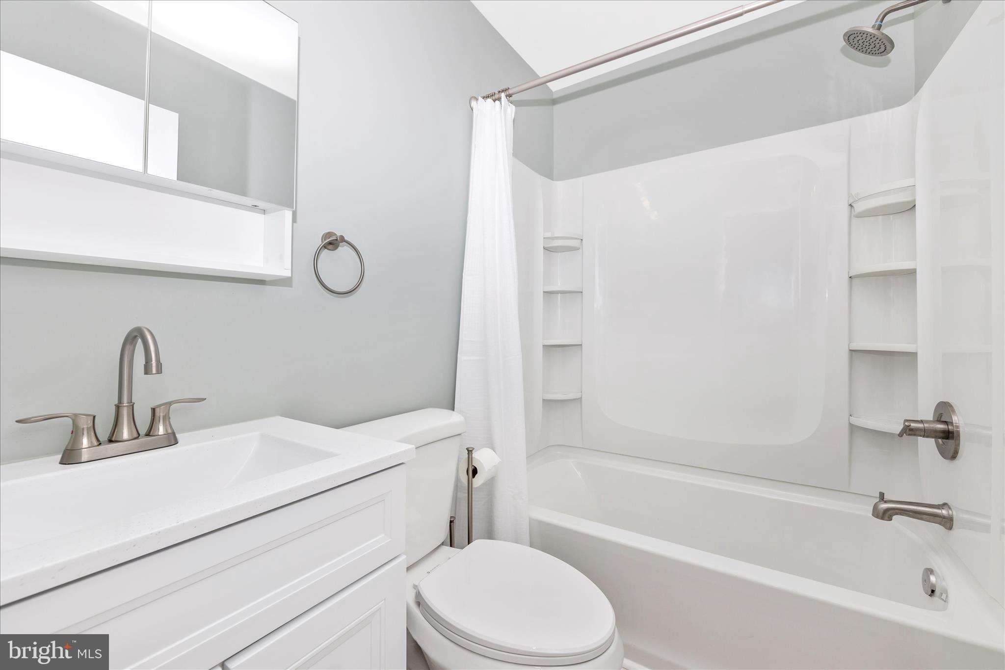 5635 Catoctin Ridge Drive Mount Airy, MD 21771 - Photo 34 of 60 Hall Bathroom