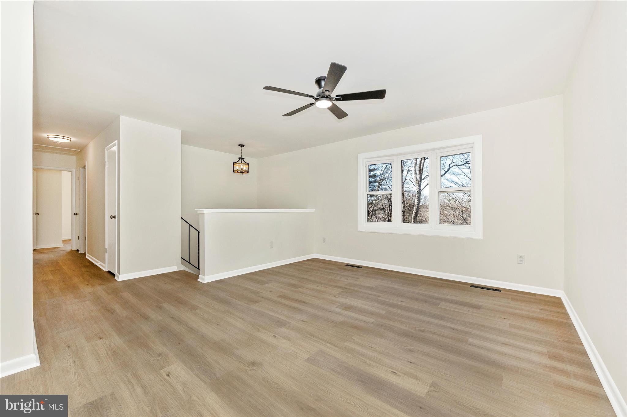 5635 Catoctin Ridge Drive Mount Airy, MD 21771 - Photo 4 of 60 Living Room