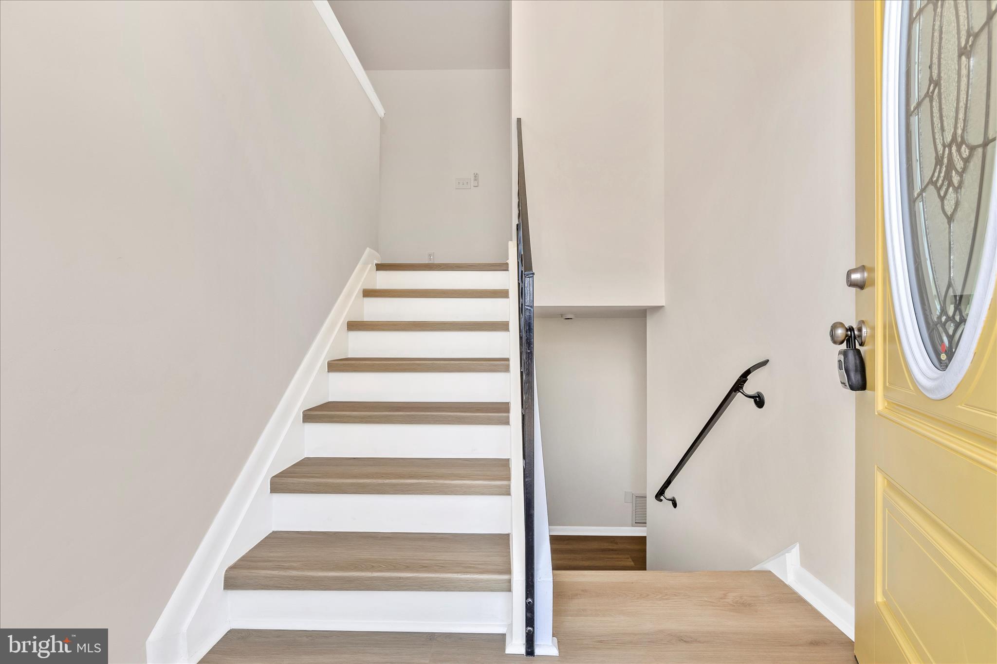 5635 Catoctin Ridge Drive Mount Airy, MD 21771 - Photo 6 of 60 Foyer