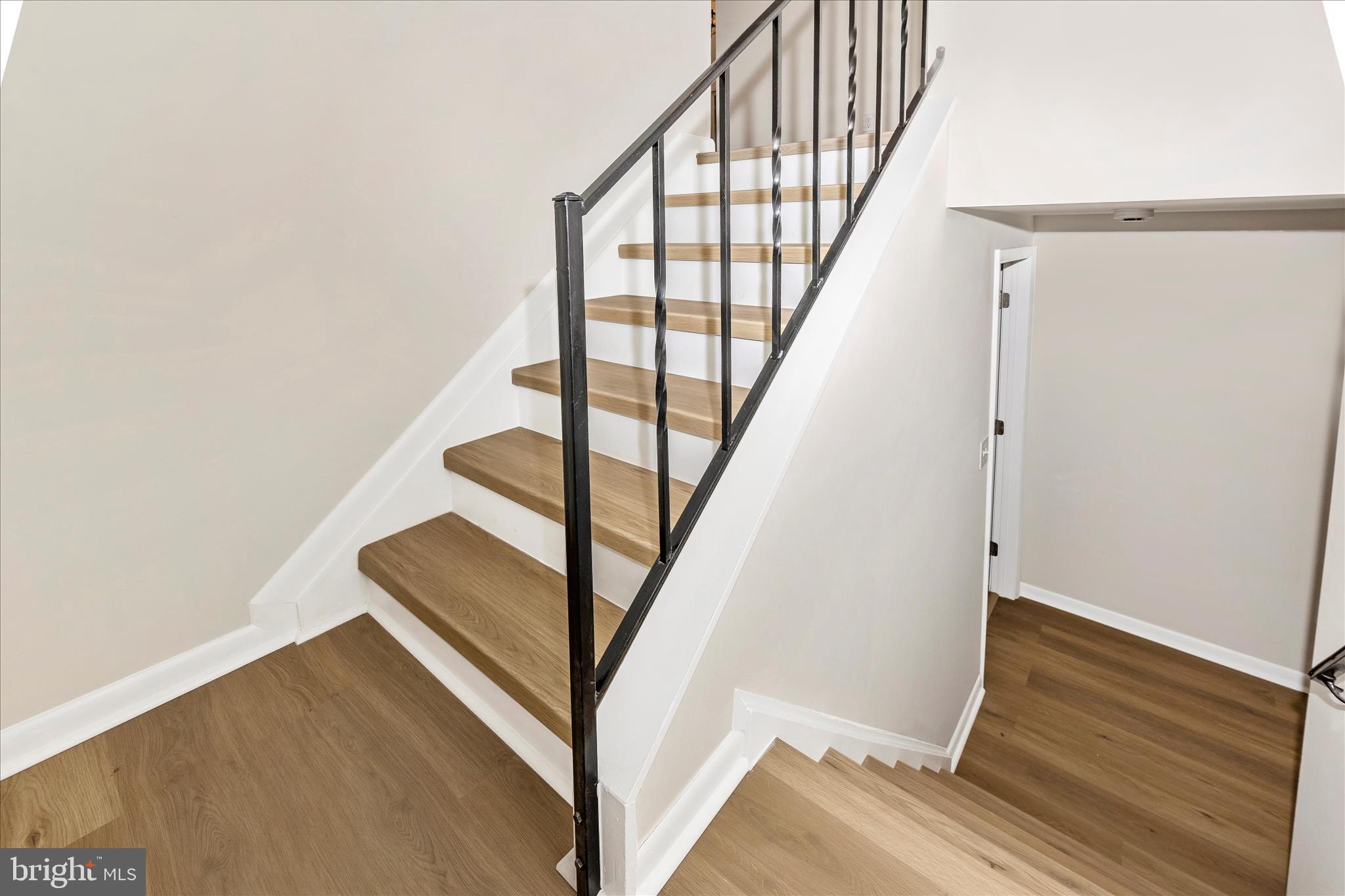 5635 Catoctin Ridge Drive Mount Airy, MD 21771 - Photo 7 of 60 Foyer