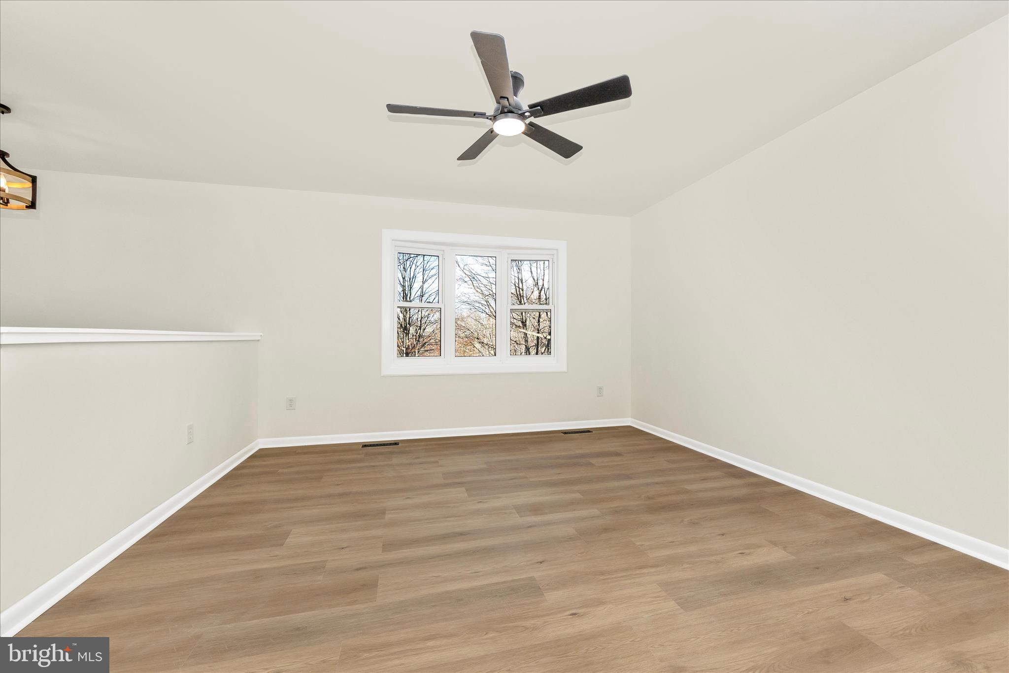 5635 Catoctin Ridge Drive Mount Airy, MD 21771 - Photo 8 of 60 Living Room
