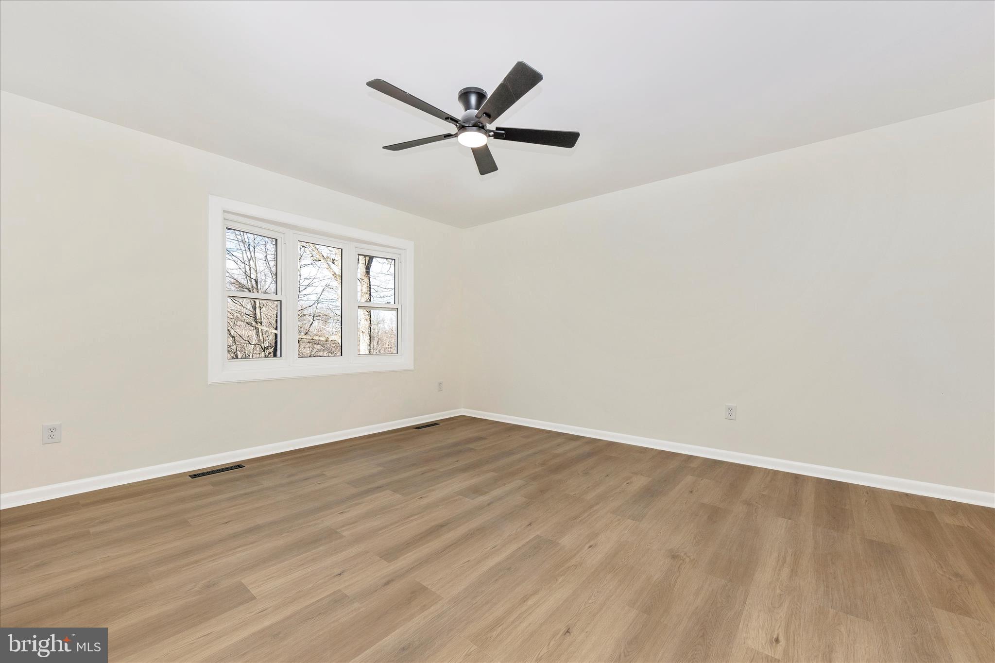 5635 Catoctin Ridge Drive Mount Airy, MD 21771 - Photo 9 of 60 Living Room