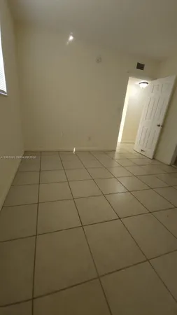 $2,200 | 2121 Northeast 168th Street, Unit 6, North Miami Beach, FL 33162