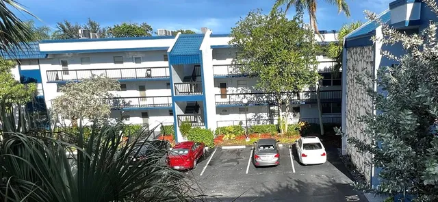 $108,500 | 3080 Holiday Springs Boulevard, Unit 301, Margate, FL 33063