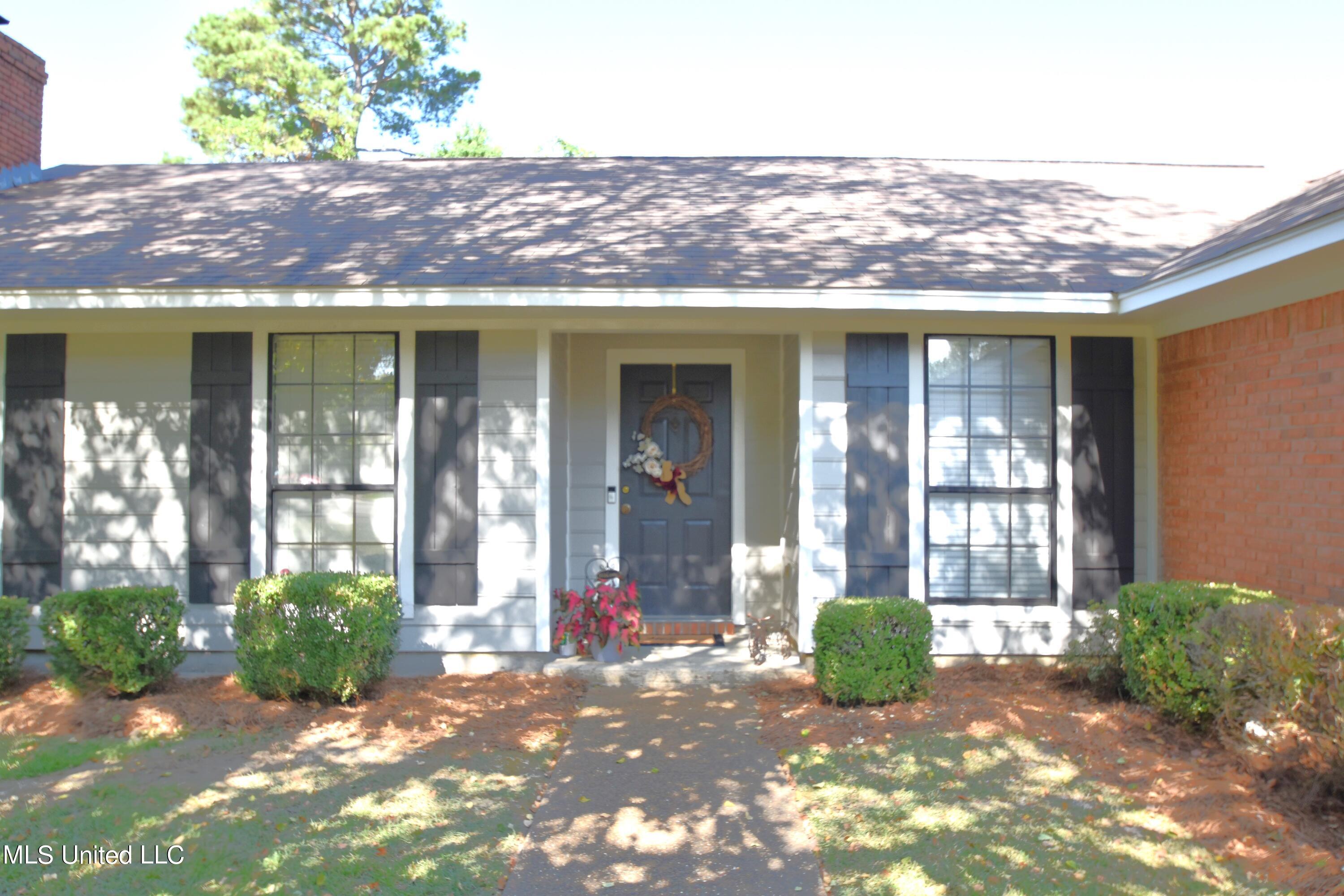 105 Scotland Road Clinton, MS 39056 - Photo 3 of 27 DSC_0004