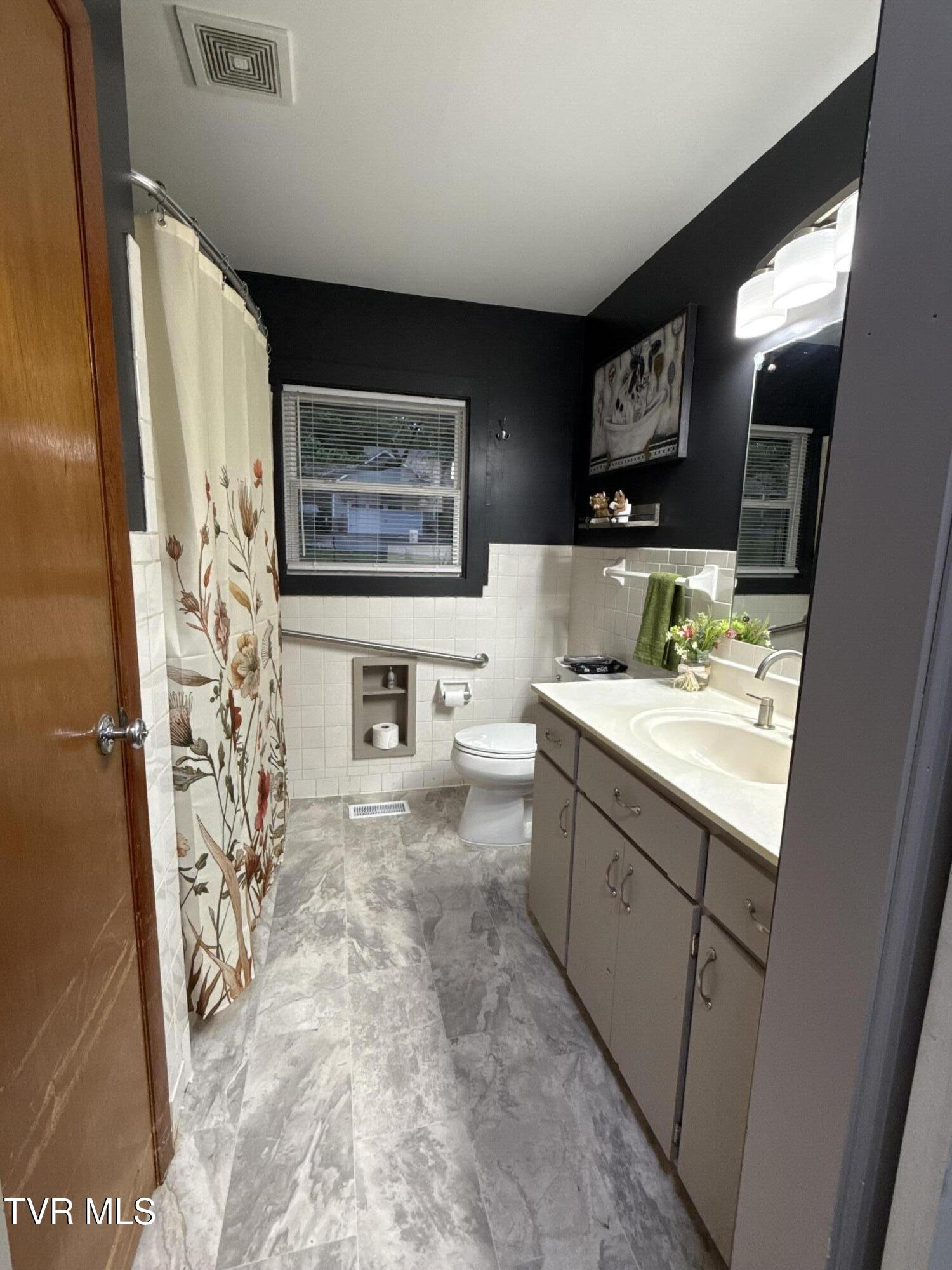 4728 Edens View Road Kingsport, TN 37664 - Photo 21 of 48 80110160379__5E1A0D88-12A4-47BB-B714-35C