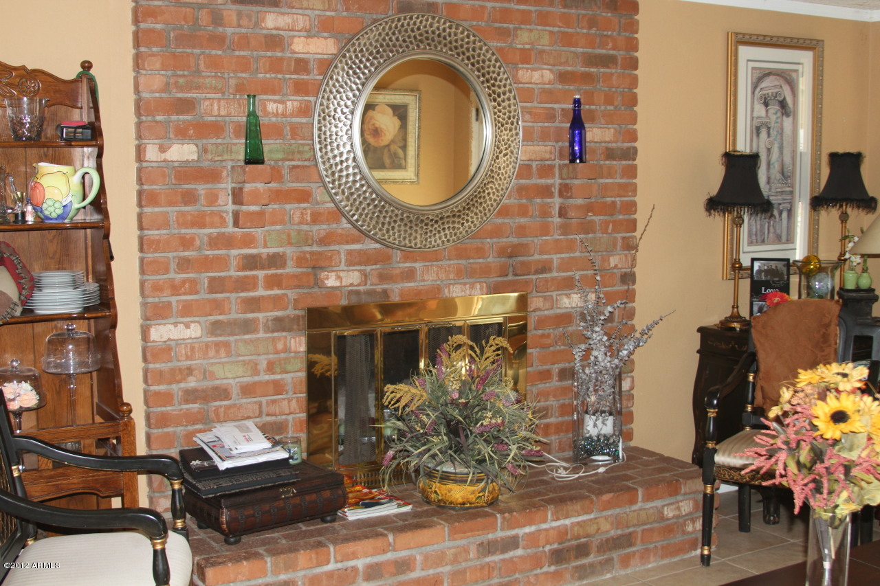 3472 East Presidio Road Phoenix, AZ 85032 - Photo 2 of 12 Living Room