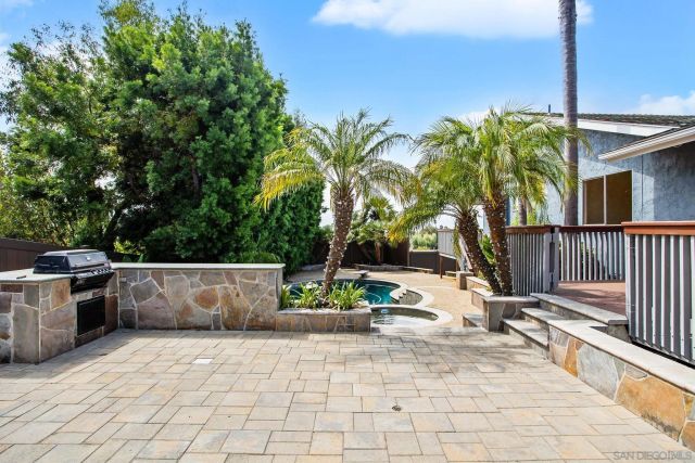 a view of outdoor space yard and porch
