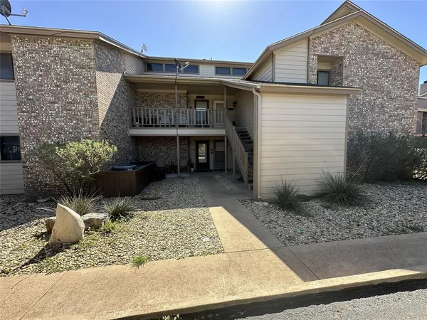 $395,000 | 2002 Mockingbird Bend, Unit B5, Graford, TX 76449