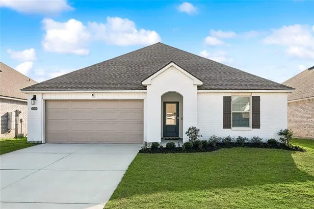 $2,650 | 30724 Akers Way, Lacombe, LA 70445