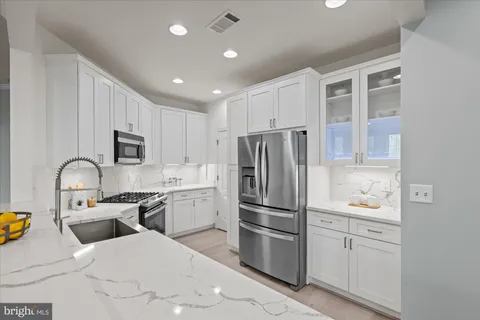 $599,900 | 400 Cameron Station Boulevard, Unit 202, Alexandria, VA 22304