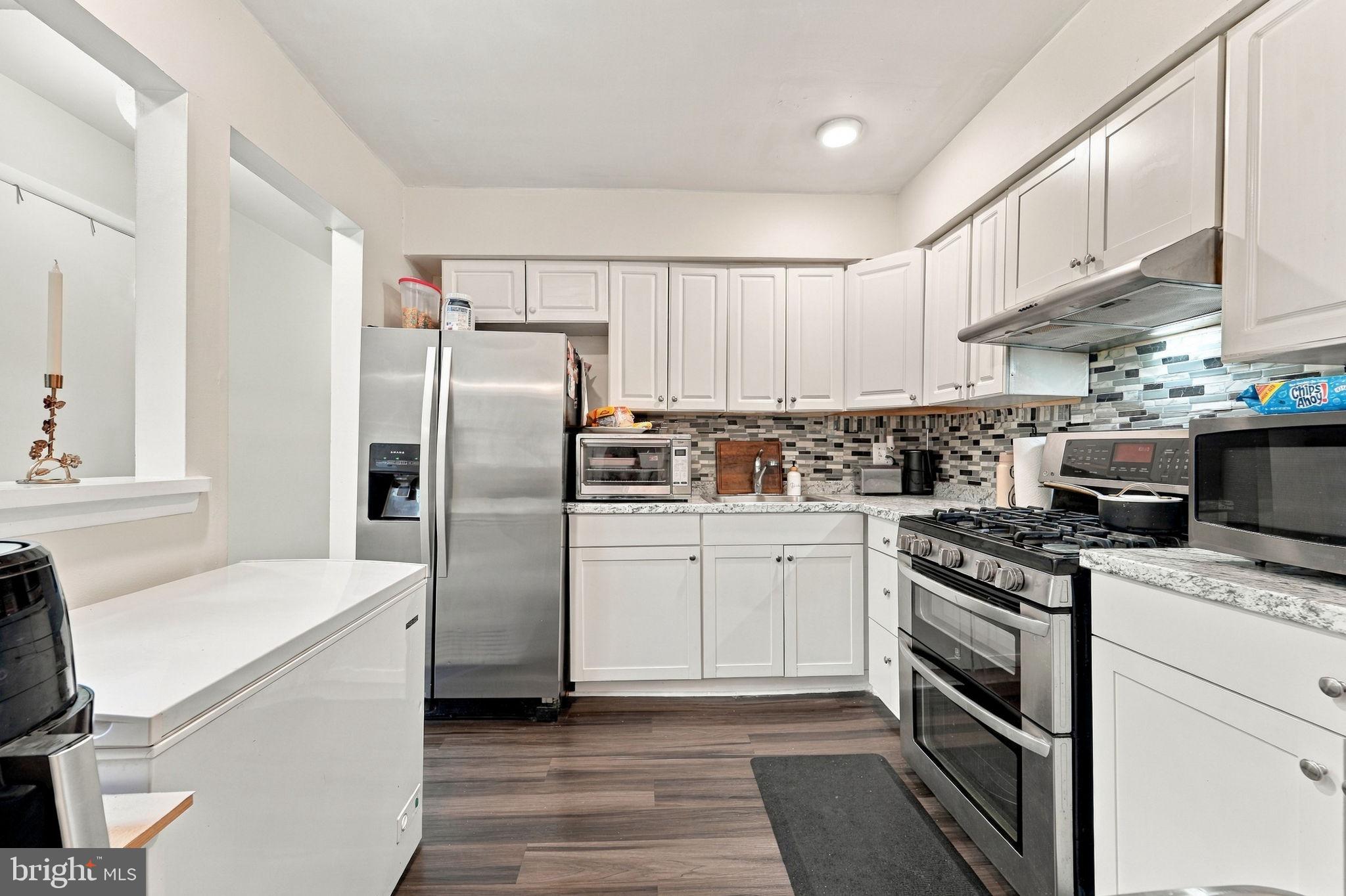 2 Oyster Bay Road, Unit J Absecon, NJ 08205 - Photo 14 of 31 Eat-In Kitchen