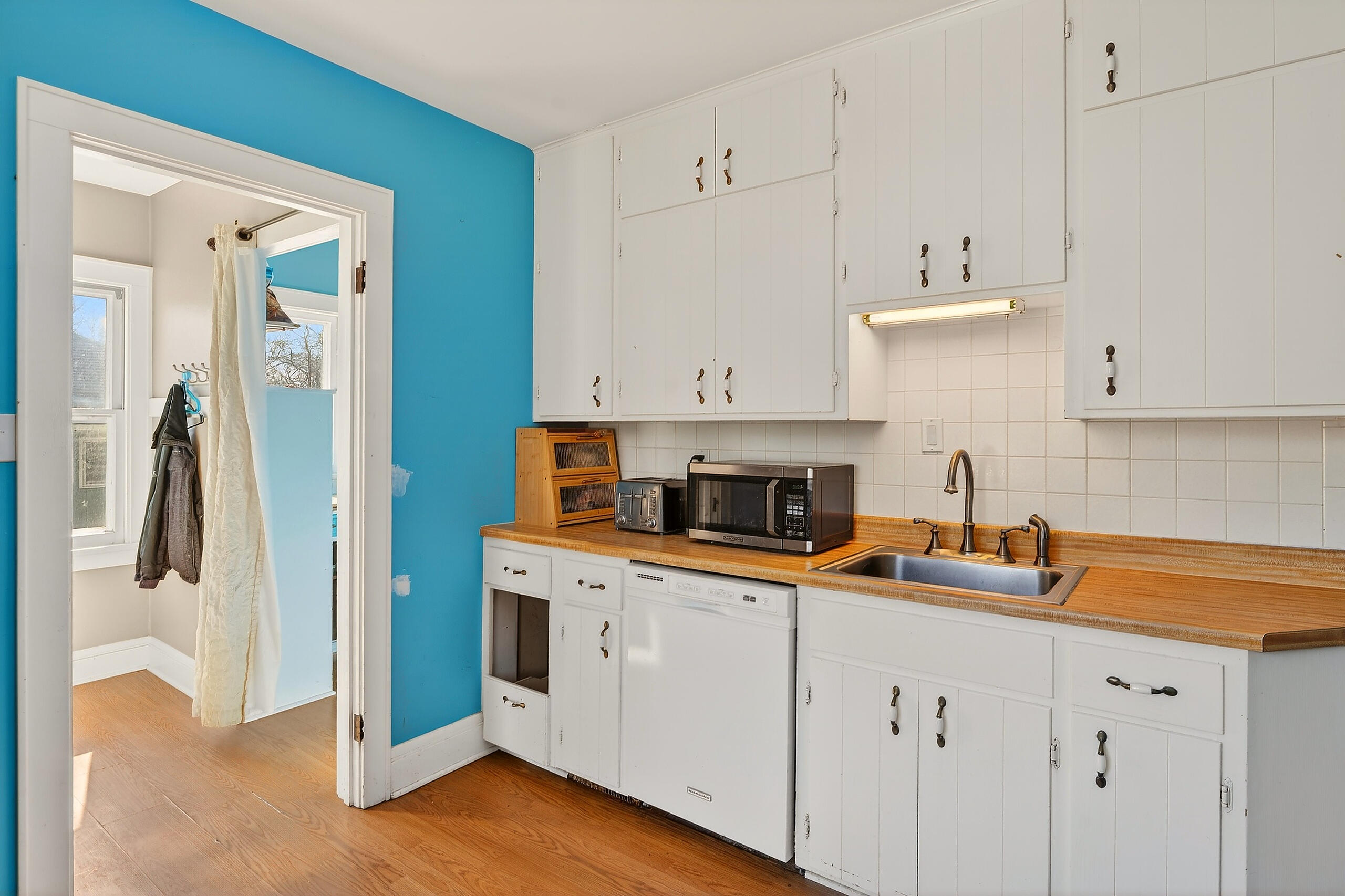 333 West Bender Road Glendale, WI 53217 - Photo 16 of 44 Kitchen