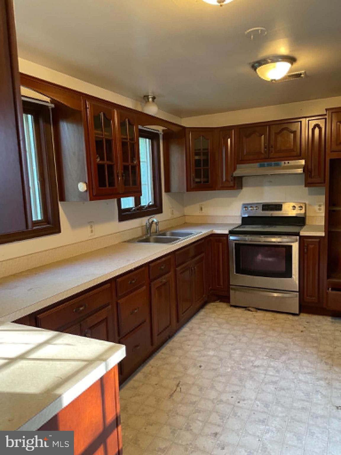 6040 Coon Tree Road The Plains, VA 20198 - Photo 6 of 10 Kitchen