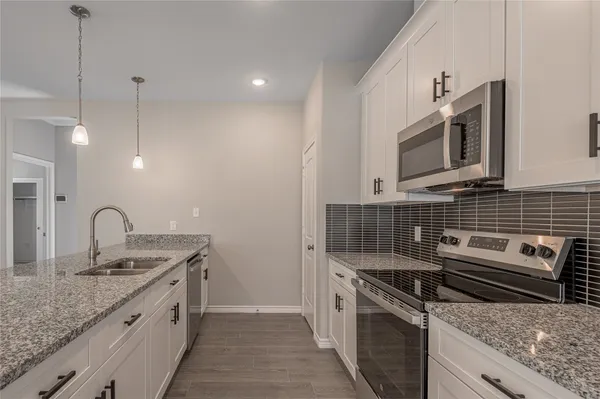 $1,600 | 51 Hickory Bend, Huntsville, TX 77320
