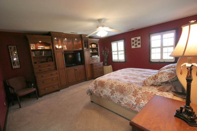 1501 Cobblestone Road Jasper, IN 47546 - Photo 13 of 30 Gallery Image 13