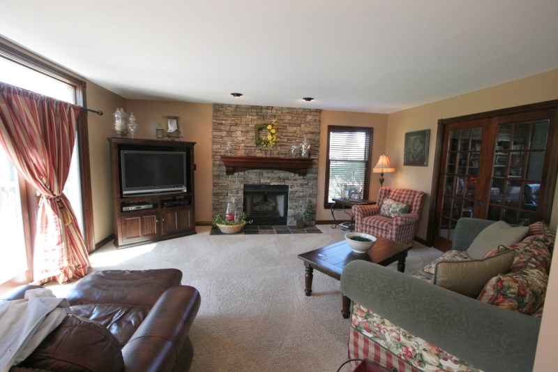 1501 Cobblestone Road Jasper, IN 47546 - Photo 8 of 30 Gallery Image 8