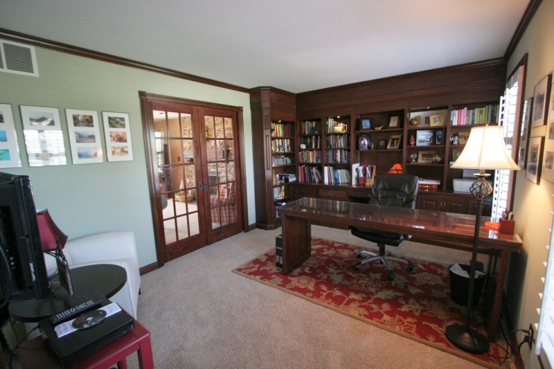1501 Cobblestone Road Jasper, IN 47546 - Photo 10 of 30 Gallery Image 10