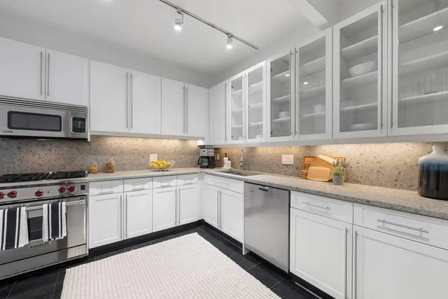 $2,500,000 | 252 7th Avenue, Unit 12Q | Chelsea