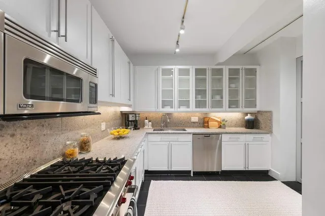 $2,500,000 | 252 7th Avenue, Unit 12Q | Chelsea