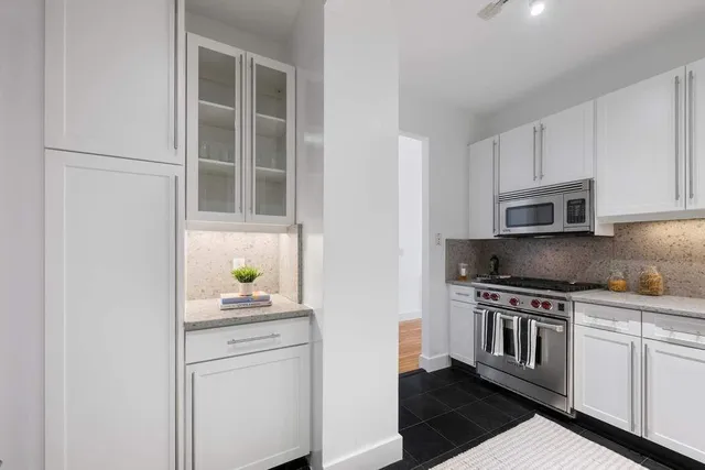 $2,500,000 | 252 7th Avenue, Unit 12Q | Chelsea