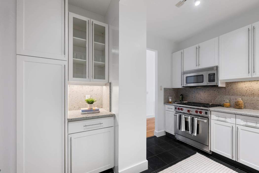 252 7th Avenue, Unit 12Q Manhattan, NY 10001 - Photo 6 of 25